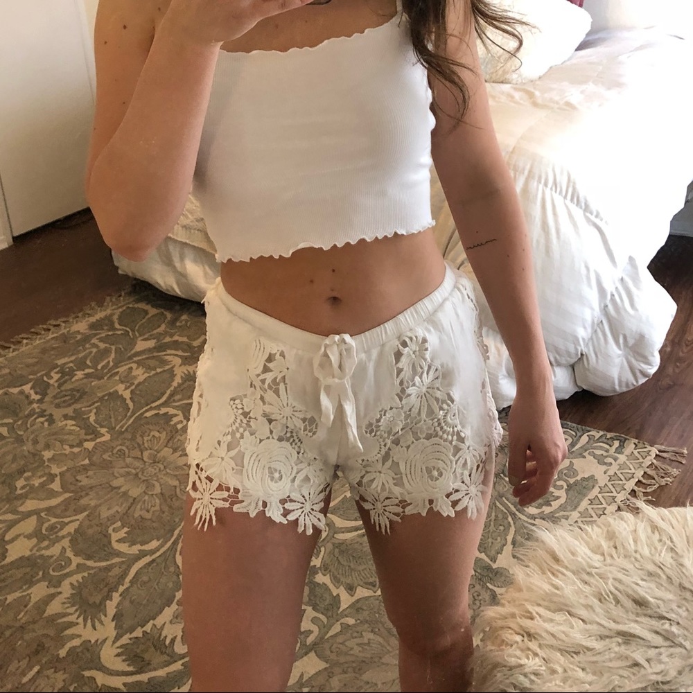 BEAUTIFUL White Lace High waist short FESTIVAL!